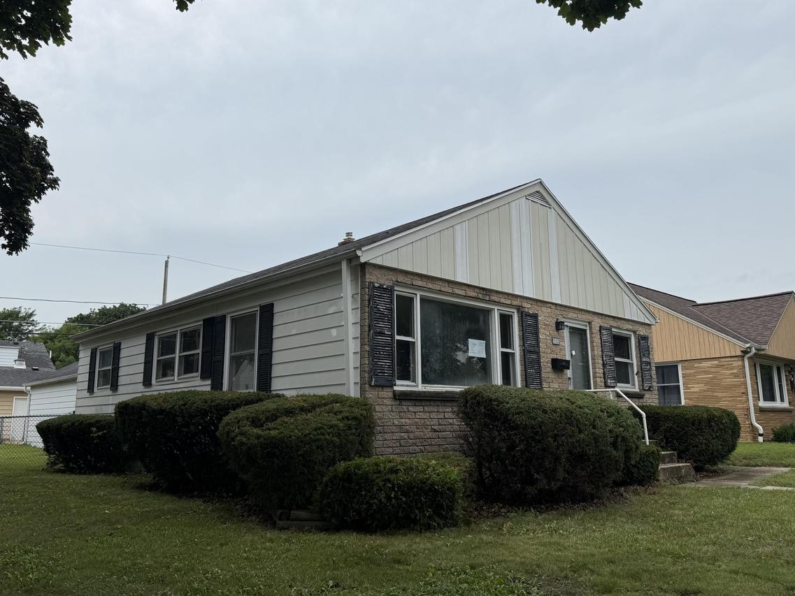 2577 S 65th St, Milwaukee, WI 53219