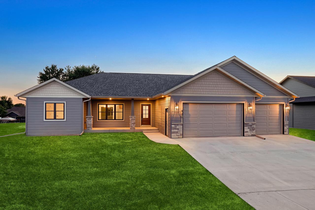 940 Crockett Dr, Holmen, WI 54636