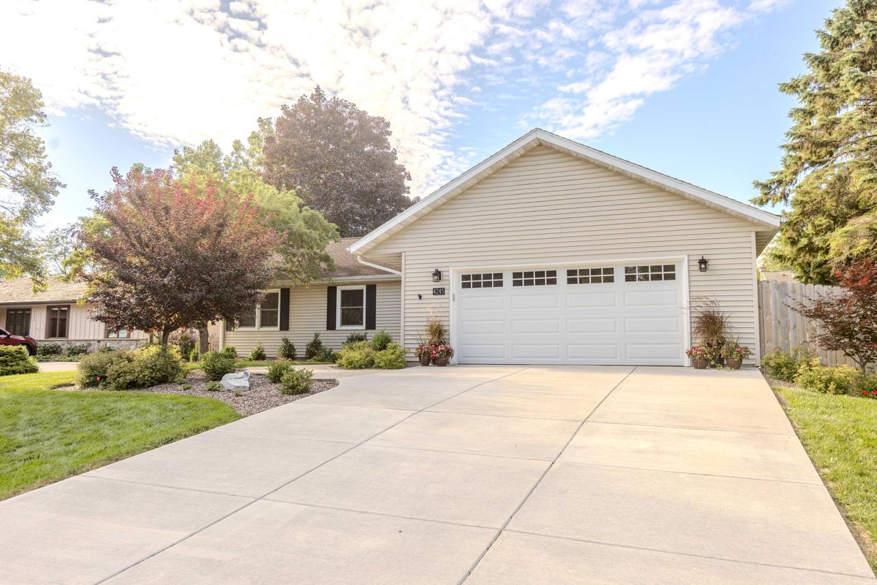 4245 Garden Dr, Mount Pleasant, WI 53403