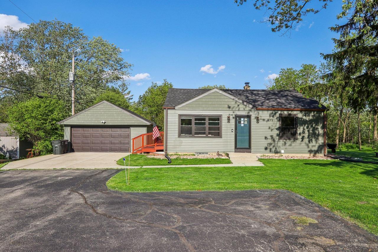 7218 S 51st St, Franklin, WI 53132