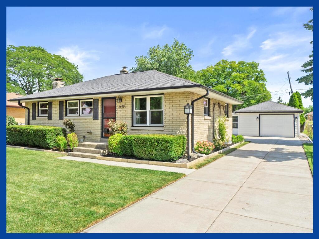 3668 S 80th St, Milwaukee, WI 53220