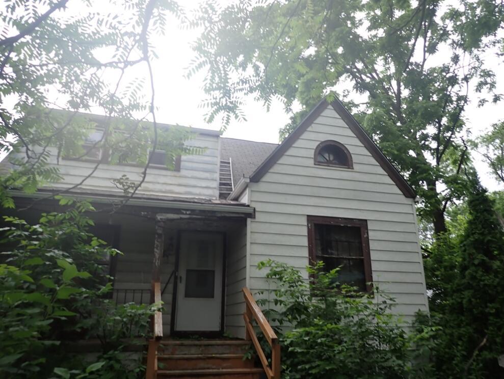 7020 W Mill Rd, Milwaukee, WI 53218