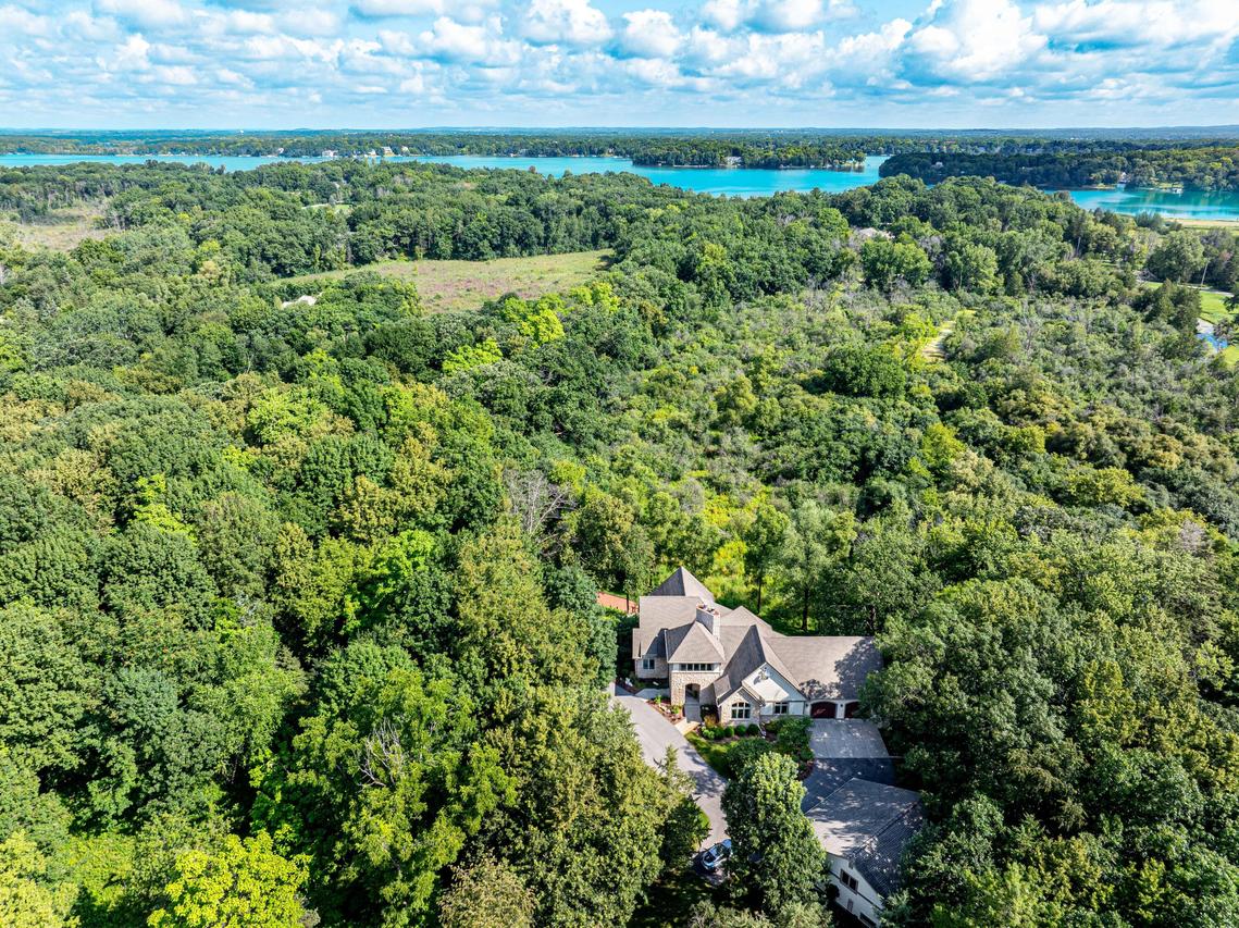 35300 Pabst Rd, Oconomowoc Lake, WI 53066
