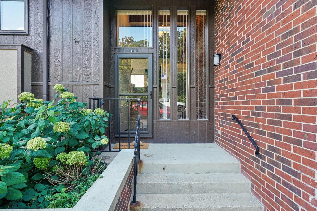 83 Red Chimney Rd #6, Geneva, WI 53147