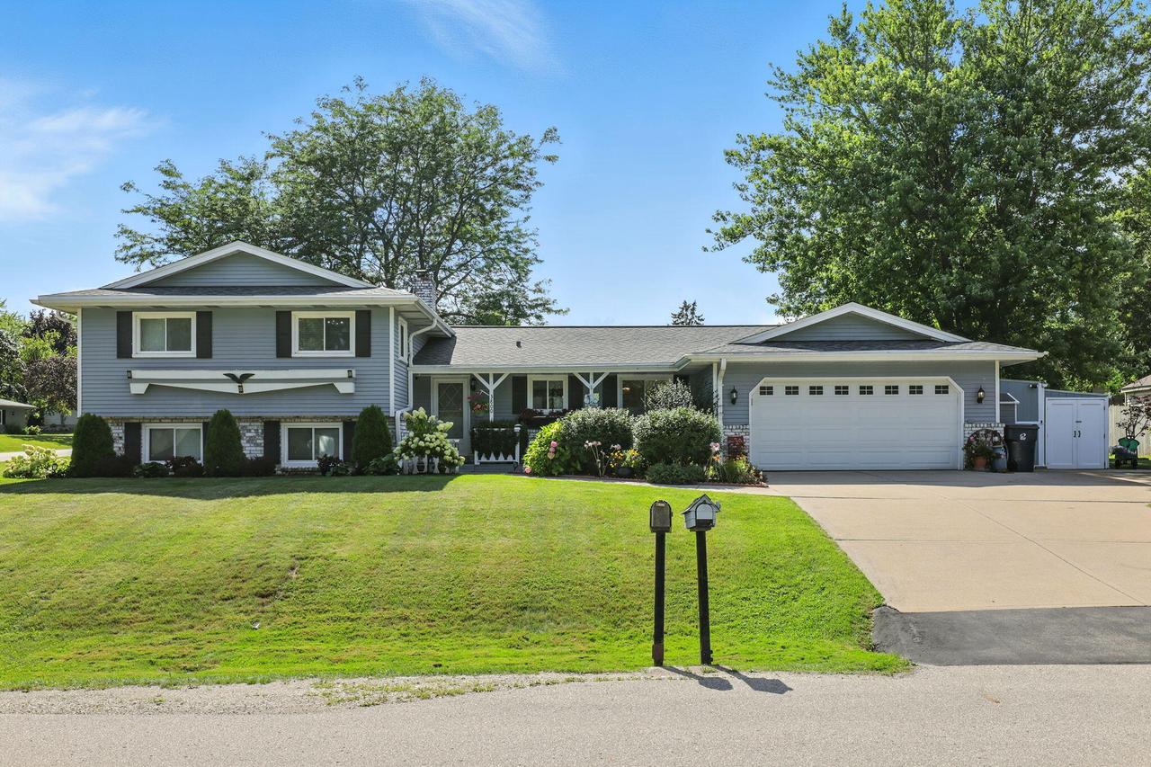 3800 Cardinal Ct, Mount Pleasant, WI 53405