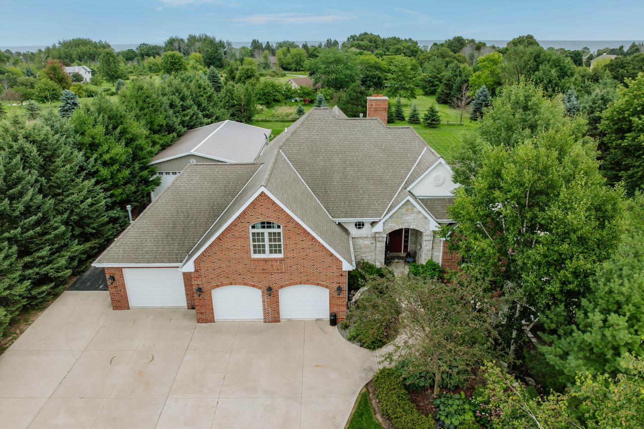 7182 Sauk Tr., Belgium, WI 53013