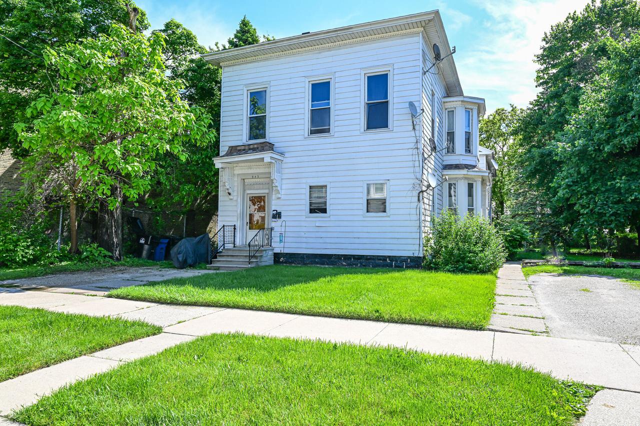 943 Superior St, Racine, WI 53404