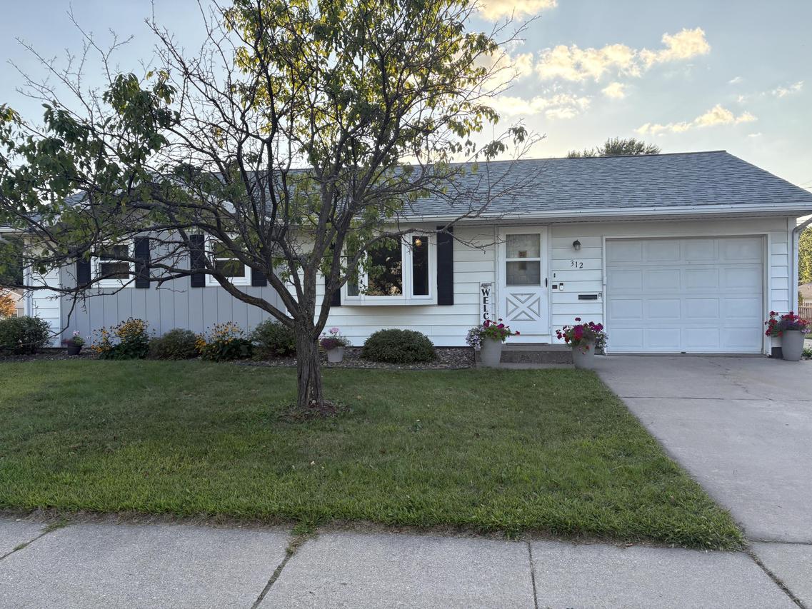 312 12th Ave, Onalaska, WI 54650