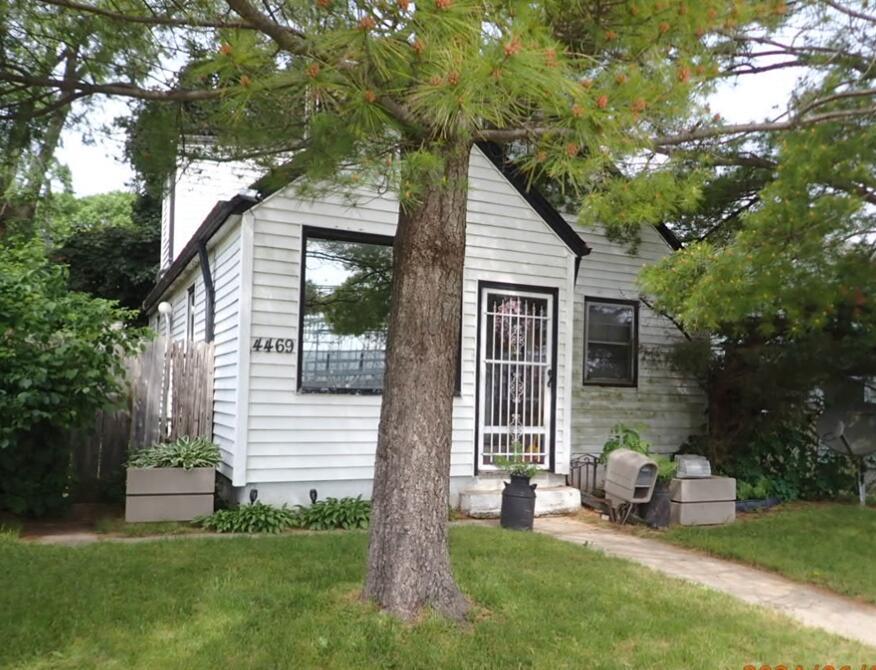 4469 N 20th St, Milwaukee, WI 53209
