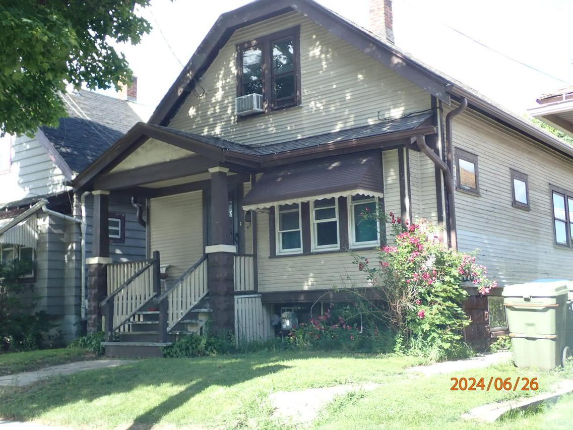 2708 S 20th St, Milwaukee, WI 53215