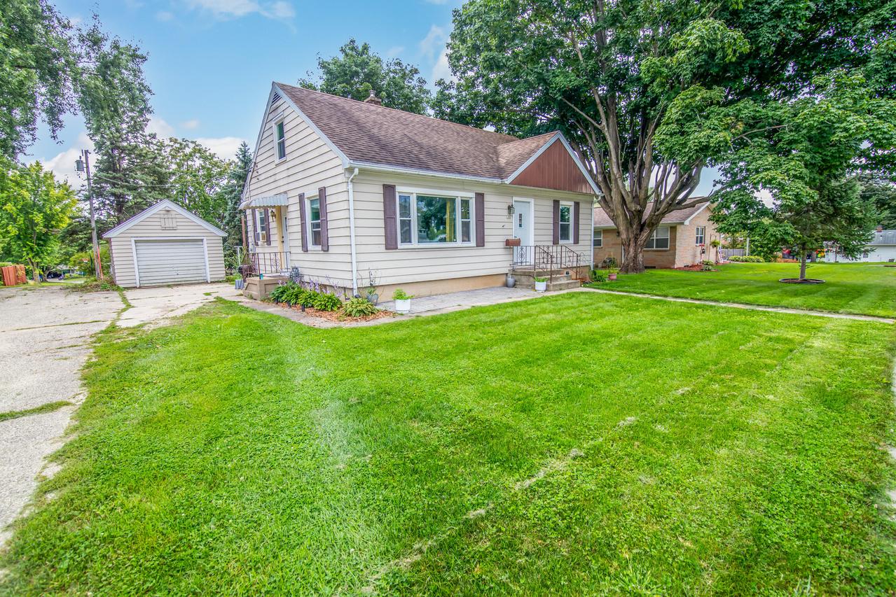 186 South Wind Trl, Horicon, WI 53032