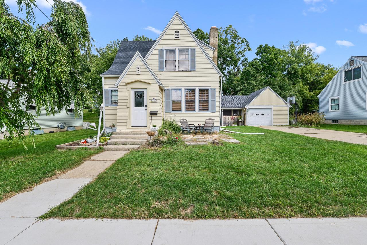121 Juneau St, Horicon, WI 53032