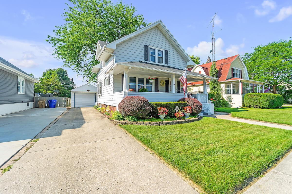 2013 27th St, Kenosha, WI 53140