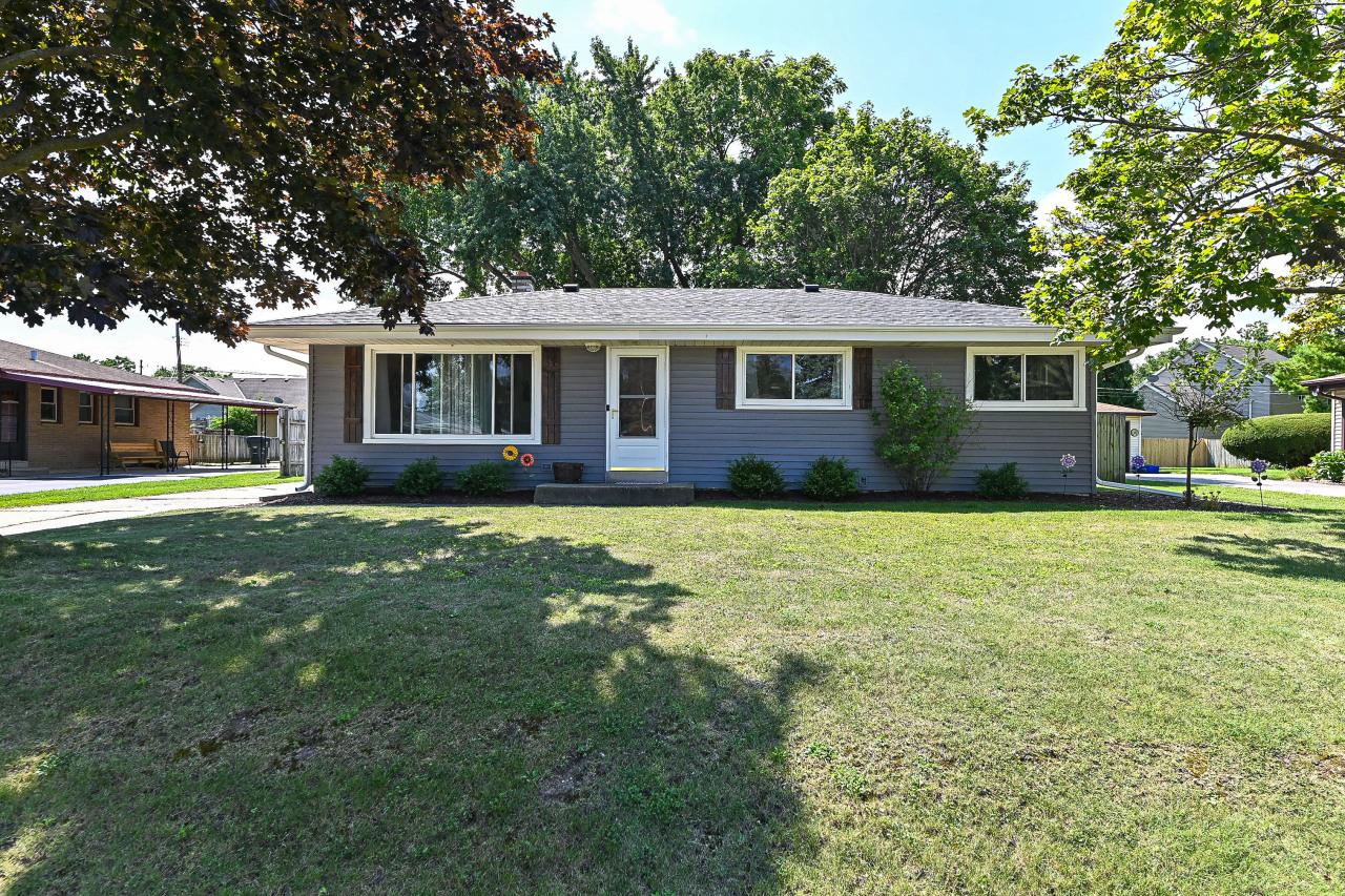 1845 Wedgewood Dr, Caledonia, WI 53402