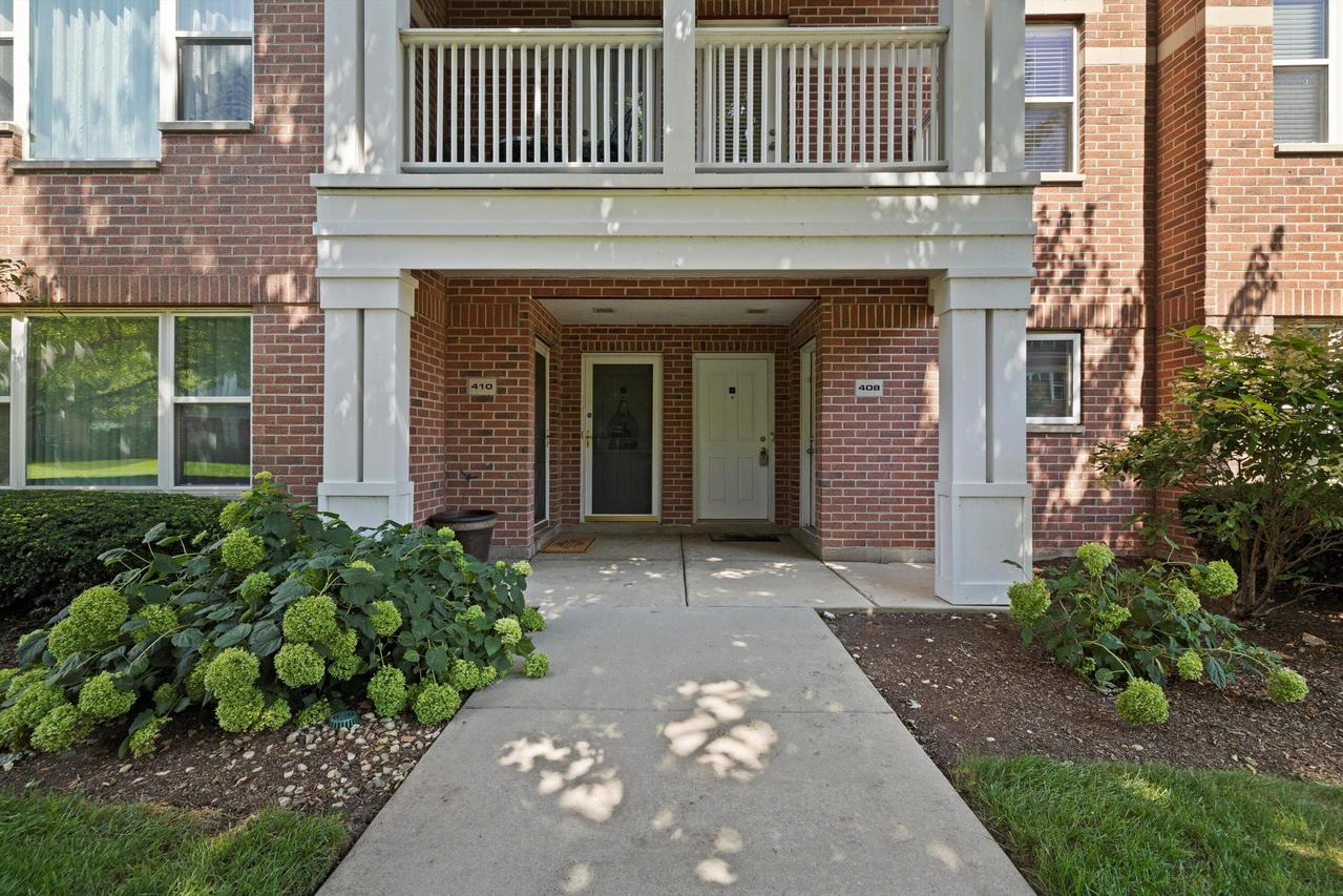 408 55th St #B, Kenosha, WI 53140