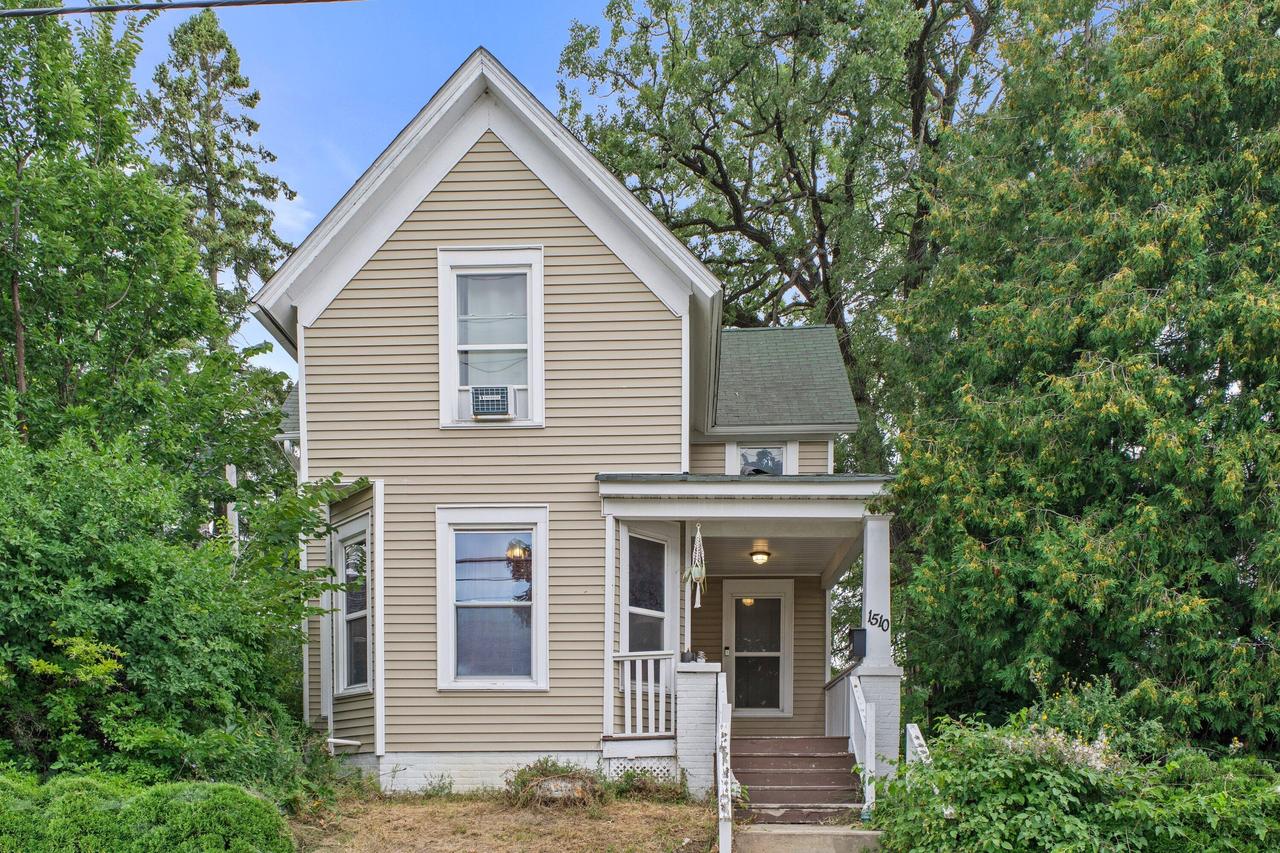 1510 Liberty St, Racine, WI 53404