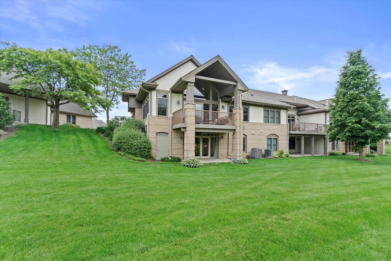 7510 W Tuckaway Pines, Franklin, WI 53132