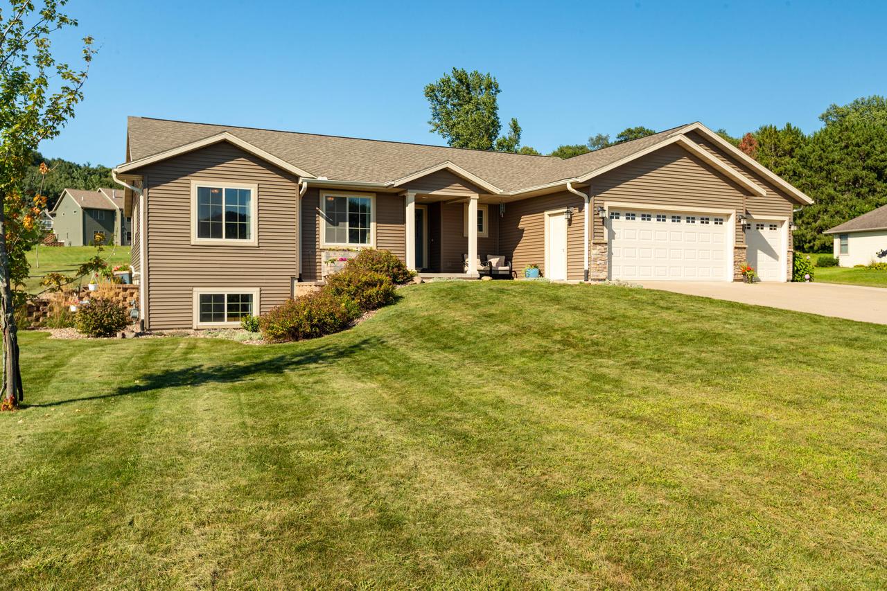 W7534 Sylvester Rd, Holland, WI 54636
