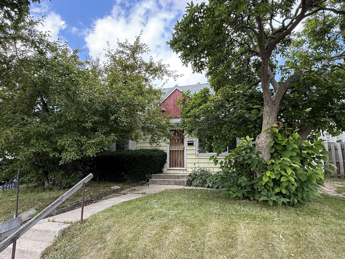 7212 W Silver Spring, Milwaukee, WI 53218