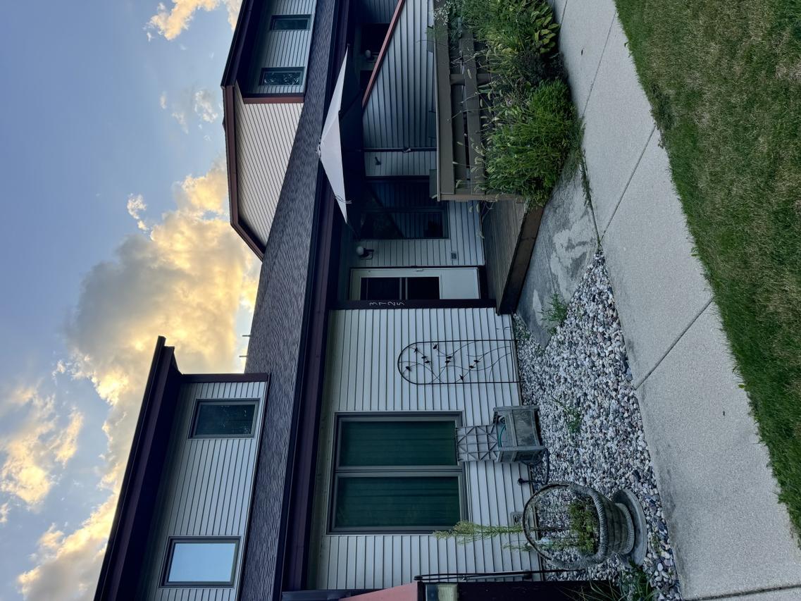 3725 Cheyenne Ct, Caledonia, WI 53404