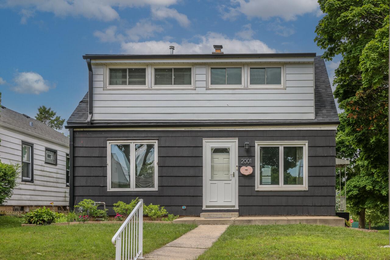 2001 S 97th St, West Allis, WI 53227