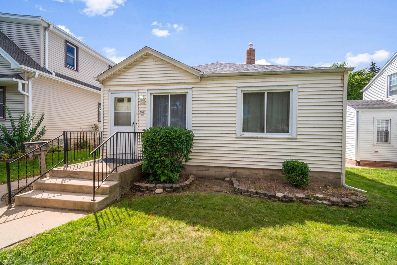 3601 S Lenox St, Milwaukee, WI 53207
