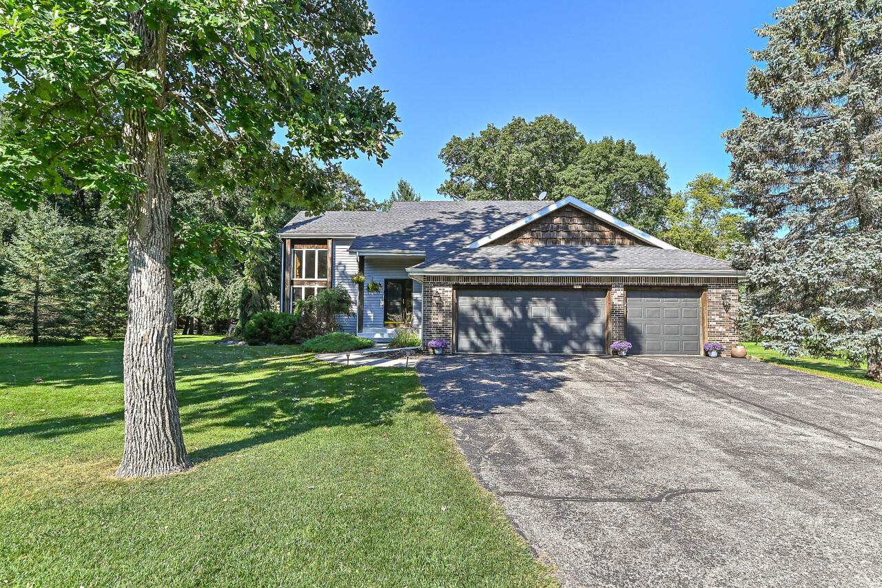 2027 Green Meadow, Delavan, WI 53115