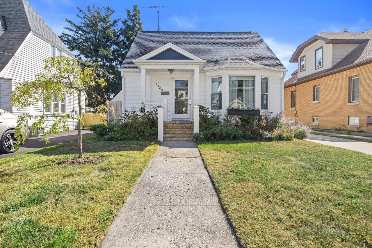 7403 23rd Ave, Kenosha, WI 53143