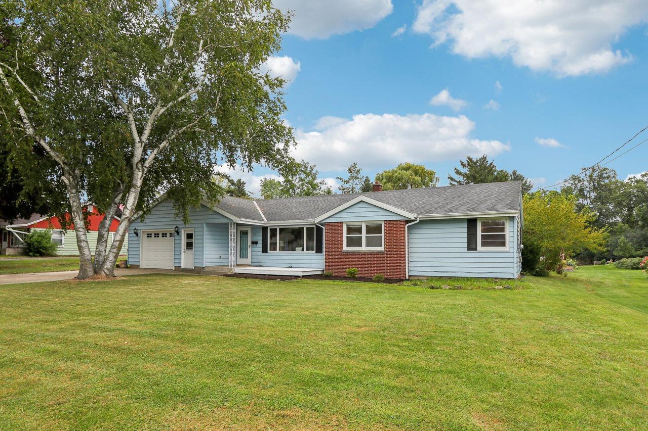 543 Clark St, Cascade, WI 53011