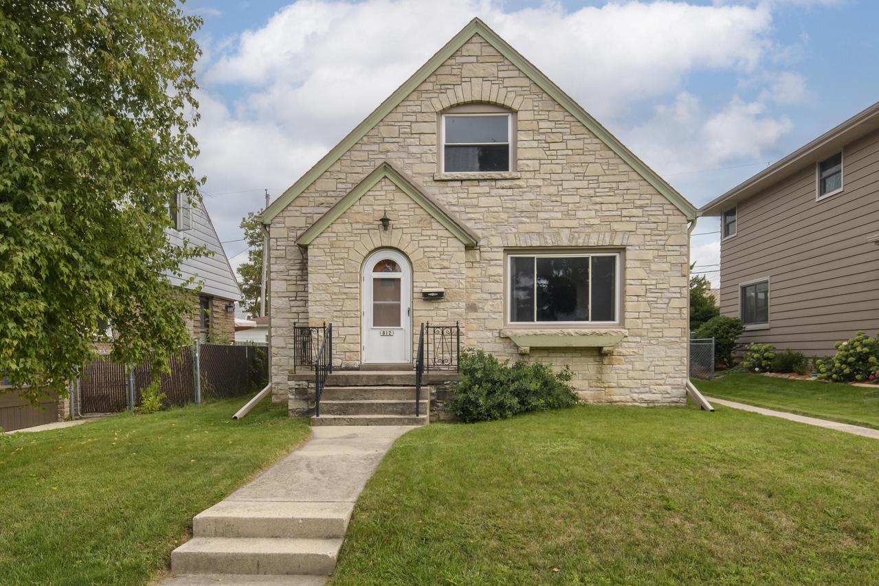812 Marshall Ave, South Milwaukee, WI 53172