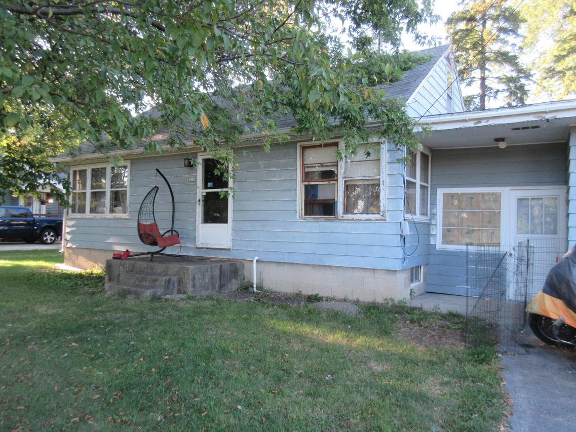3016 3 Mile Rd, Caledonia, WI 53404