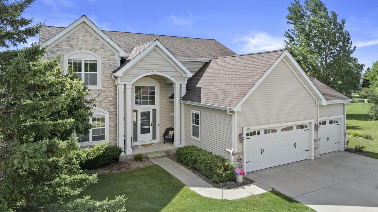 648 Riverwood Ln., West Bend, WI 53095