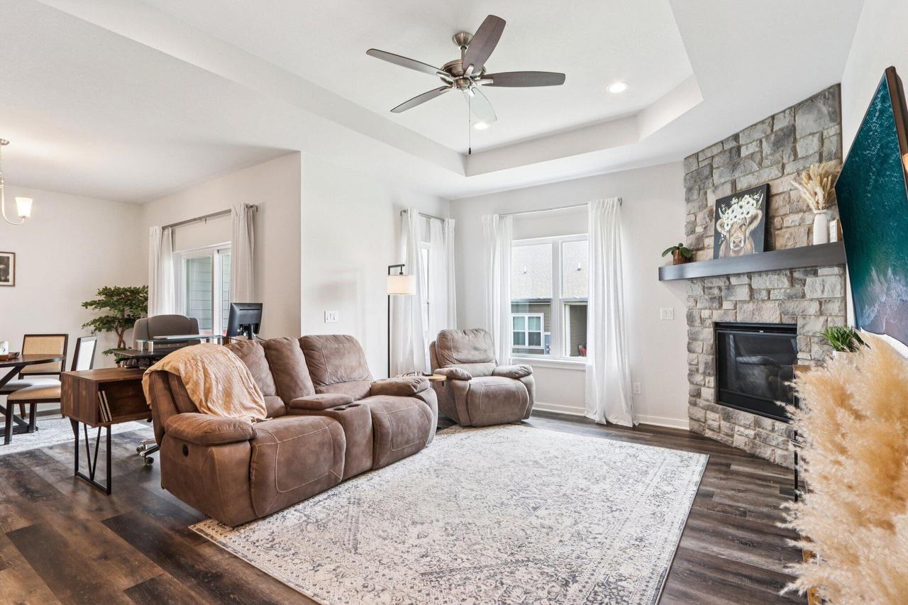 7917 W Park Crcle Way, Franklin, WI 53132