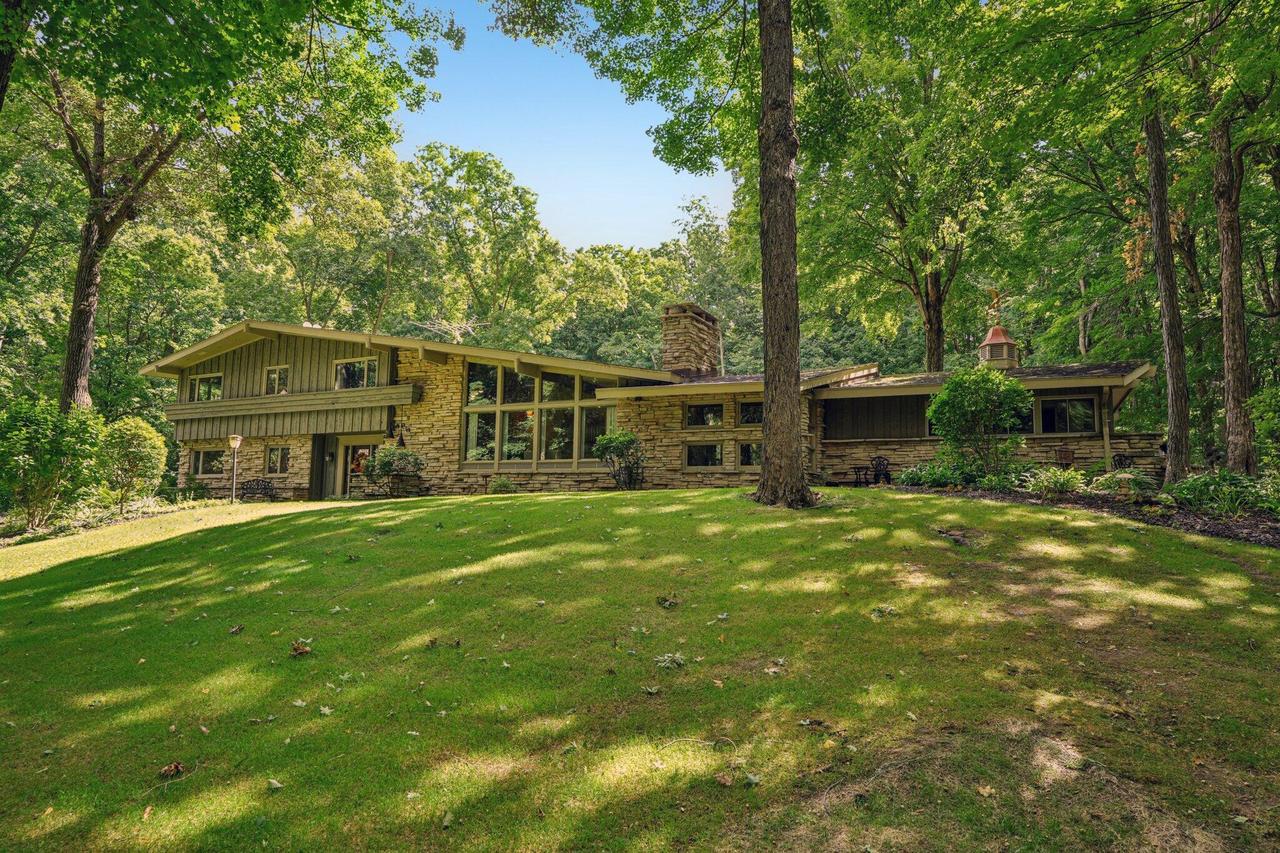 5880 Scenic Dr, West Bend, WI 53095