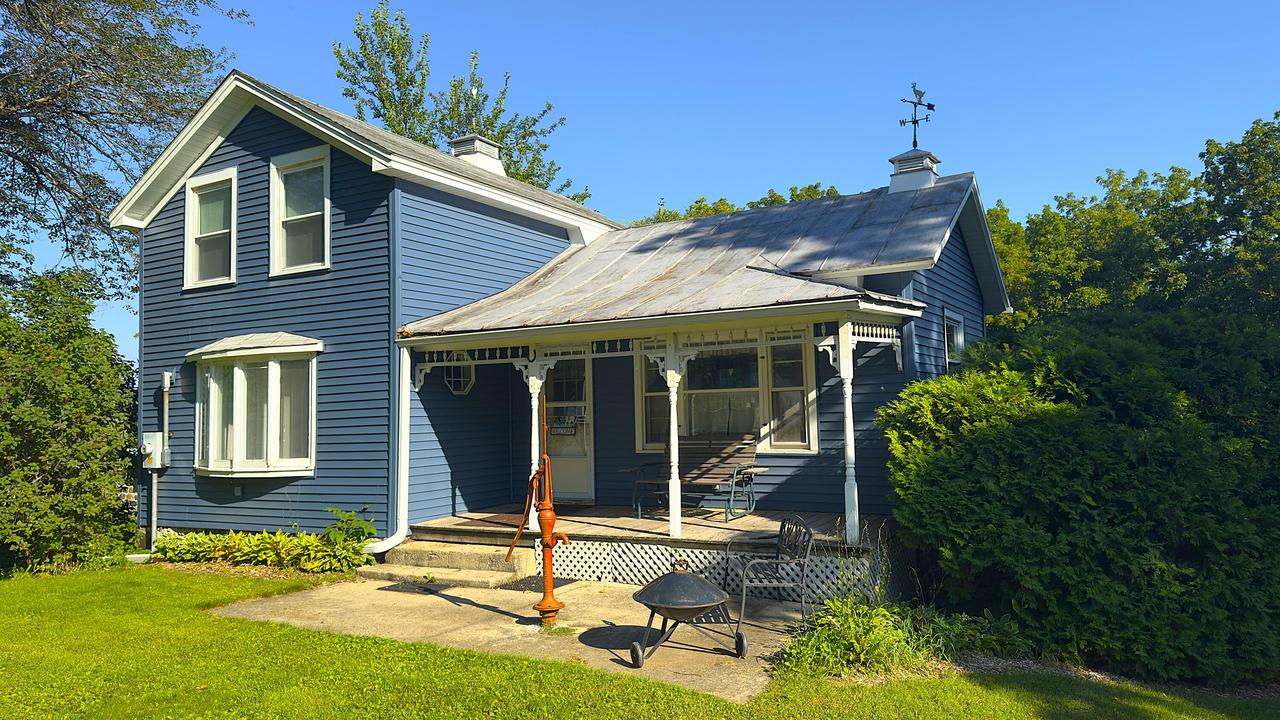 320 W 2nd St, Marquette, WI 53947