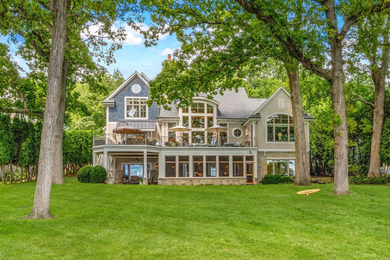 N30W28853 W Lakeside Dr, Delafield, WI 53072