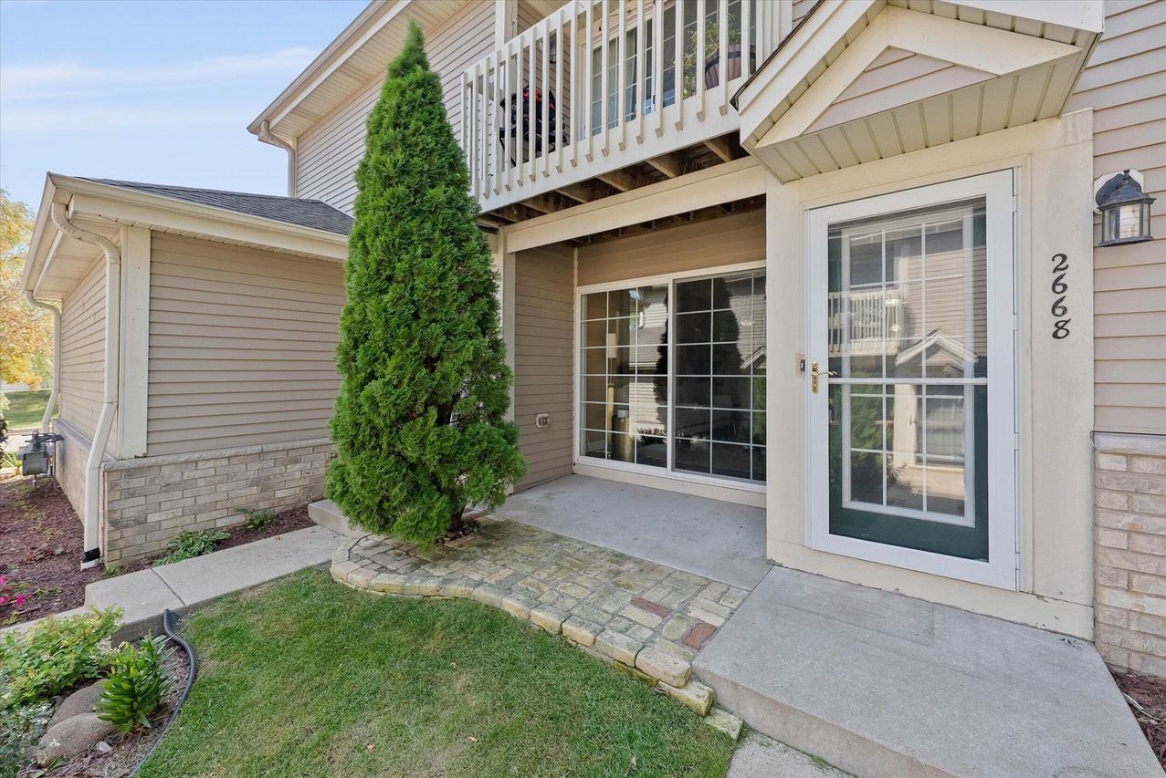 2668 Hidden Dr #43, Saint Francis, WI 53235