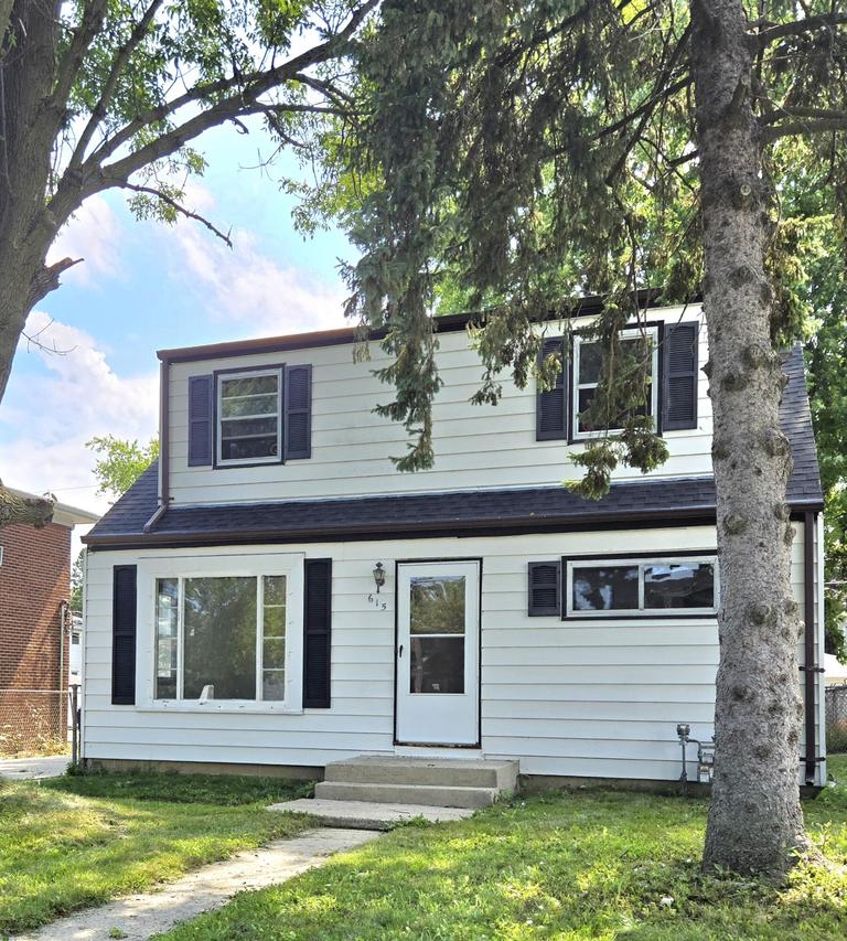 615 Blake Ave, South Milwaukee, WI 53172