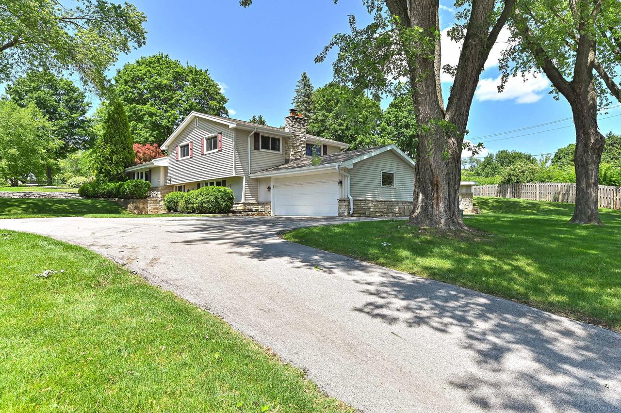 7622 Fielding Ln, Greendale, WI 53129