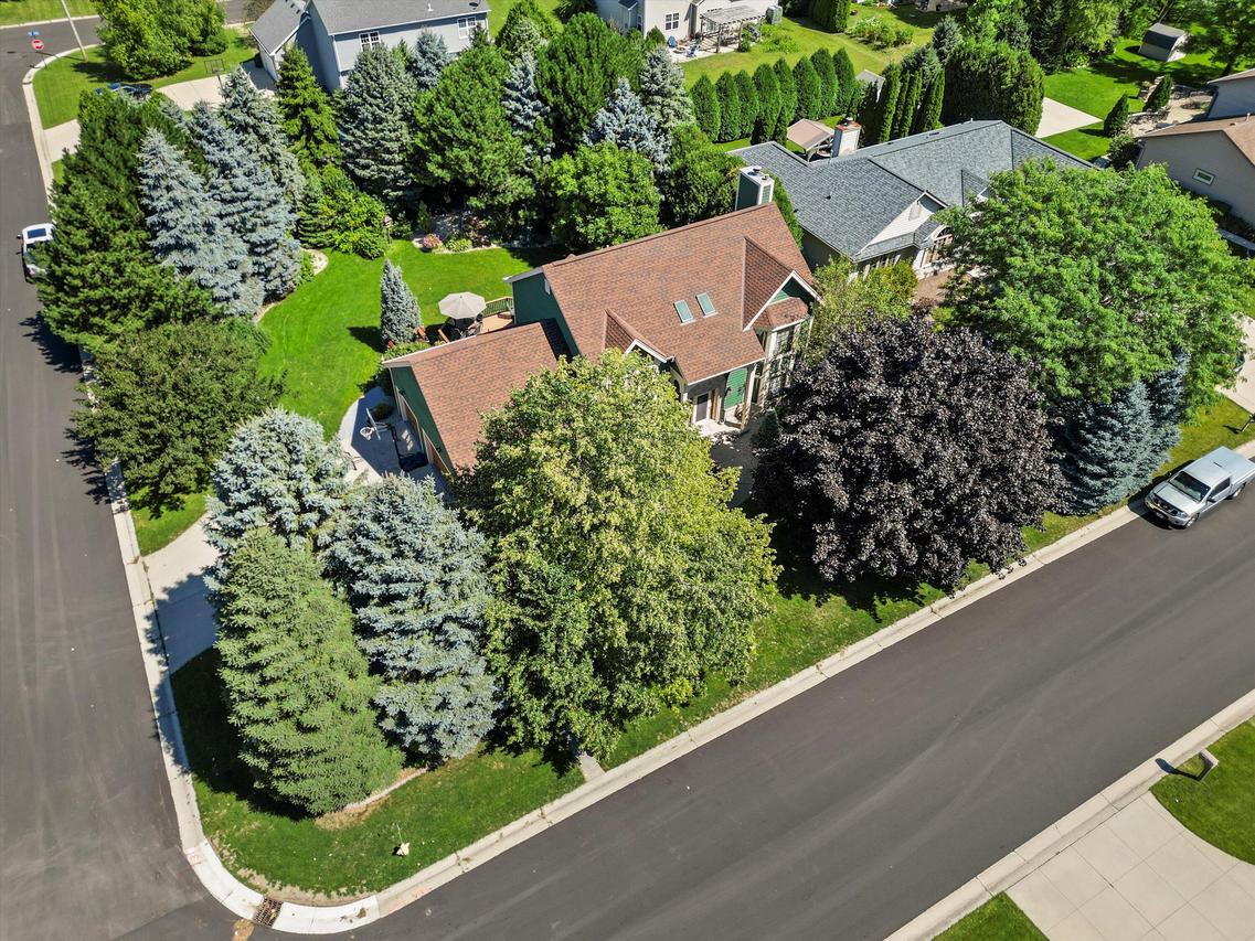 1114 Silent Sunday Ct, Caledonia, WI 53402