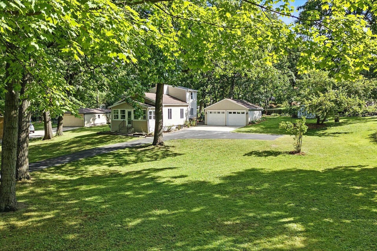 13021 W Prospect Dr, New Berlin, WI 53151