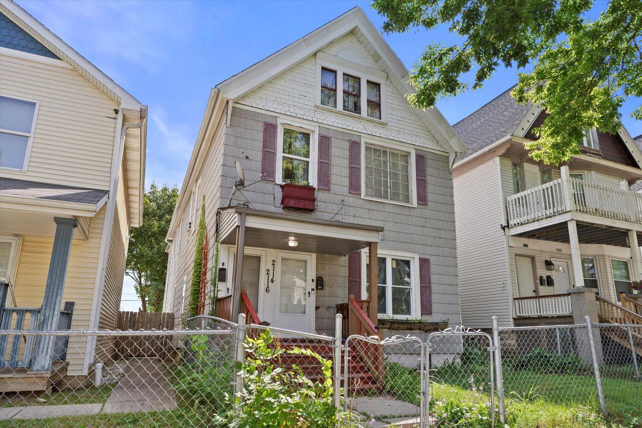2114 N 28th St #2116, Milwaukee, WI 53208