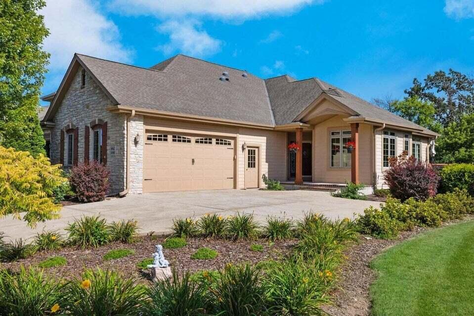 W162N5492 Westwind Dr, Menomonee Falls, WI 53051