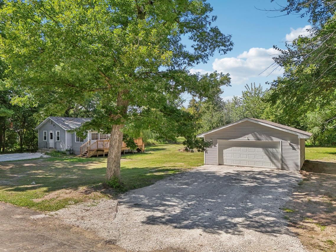 W1116 Mangrove Rd, Bloomfield, WI 53128