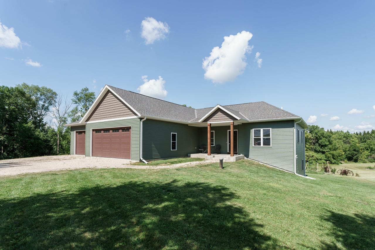 N5003 Mark Ln, Hubbard, WI 53034