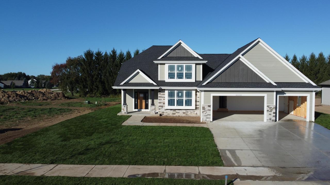 W247N7543 Overland Rd, Sussex, WI 53089