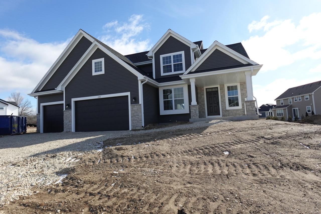 1795 Arbor Vista, West Bend, WI 53095