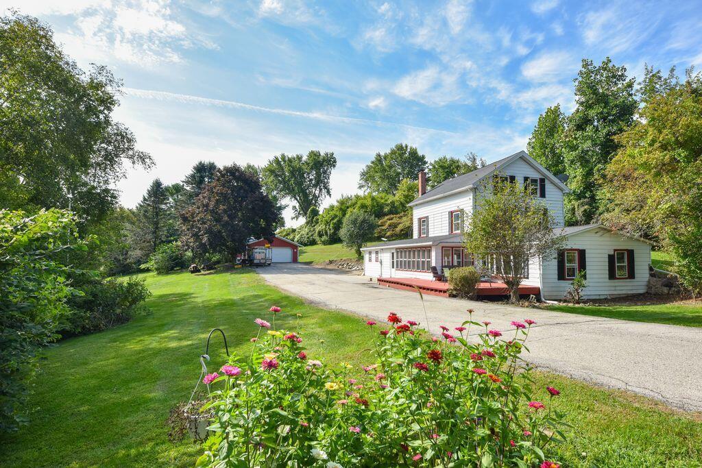 W1517 Woodland Rd, Rubicon, WI 53078