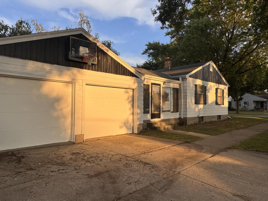 2336 W Lawn Ave, Milwaukee, WI 53209