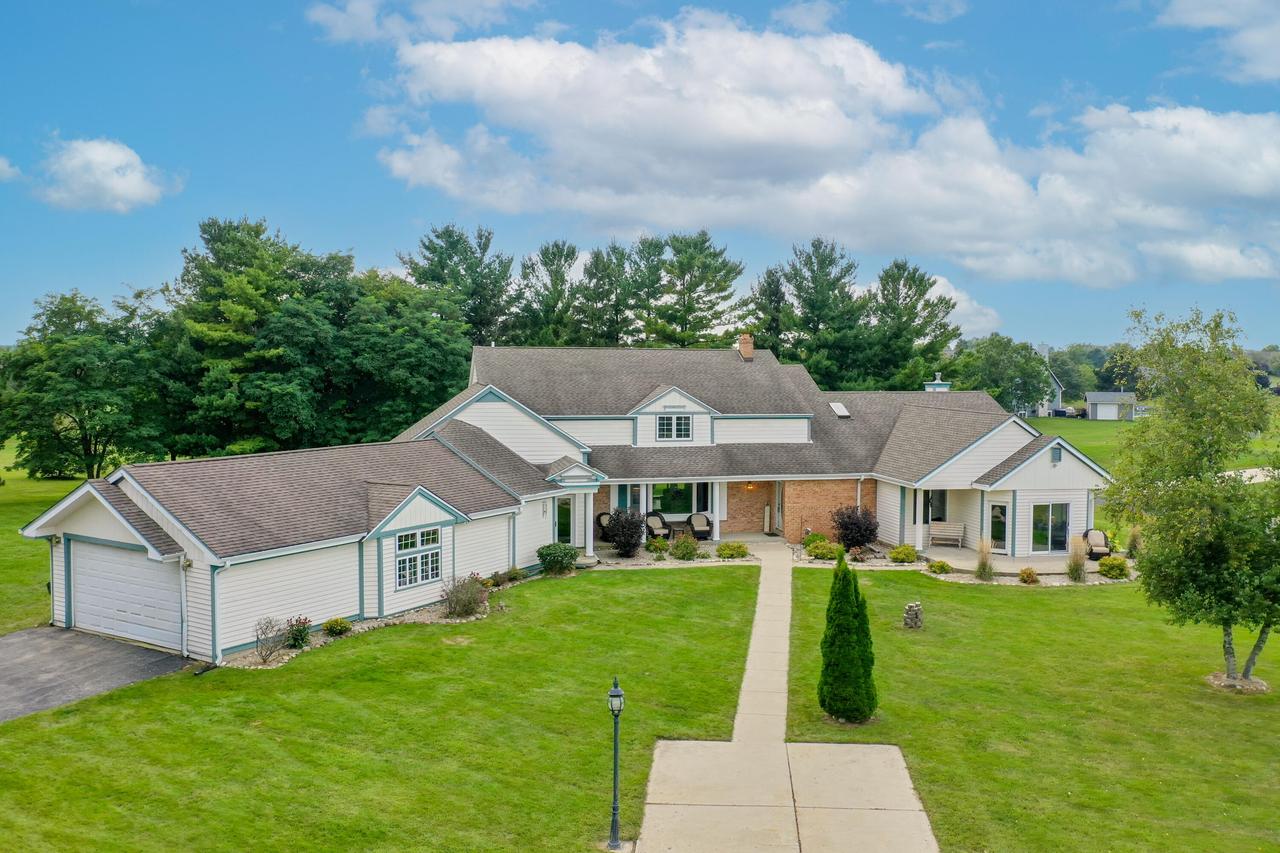 S90W34465 Whitetail Dr, Eagle, WI 53119